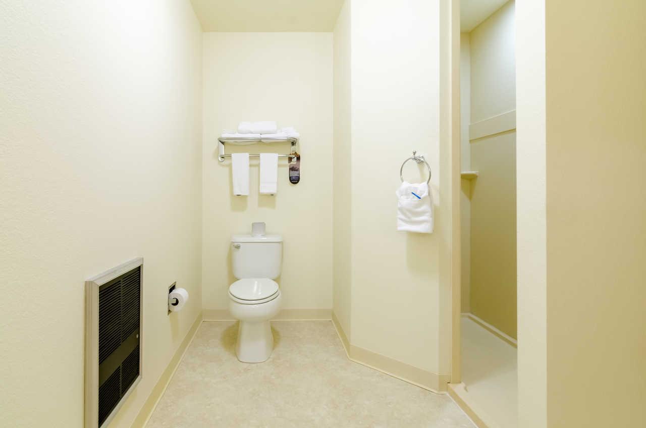 Rodeway Inn Larned Экстерьер фото