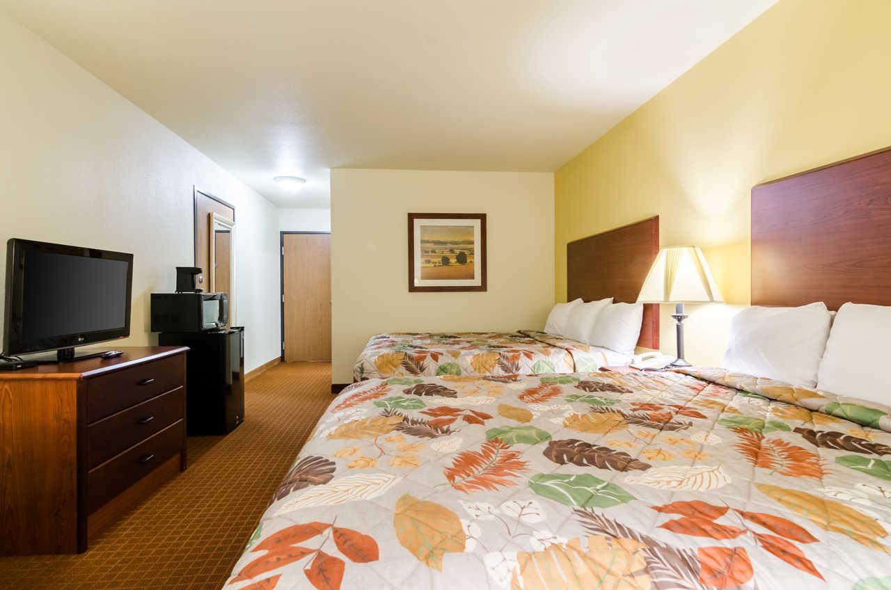 Rodeway Inn Larned Экстерьер фото