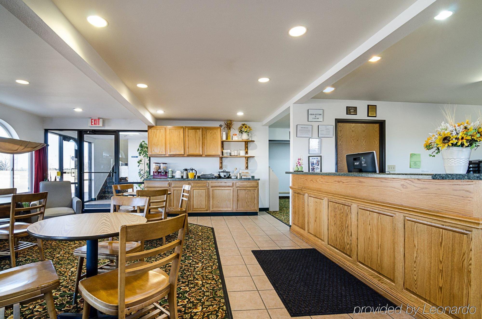 Rodeway Inn Larned Экстерьер фото